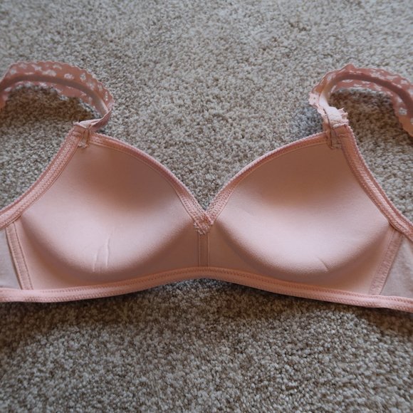 Pink Wireless Bra - Picture 6 of 7